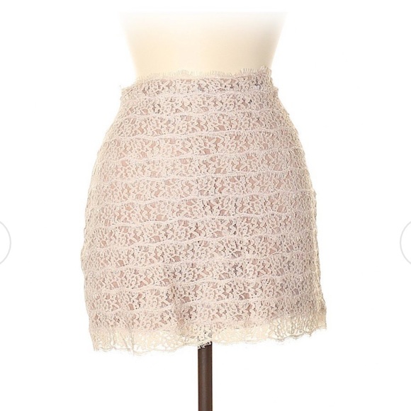 Haute Hippie Dresses & Skirts - HAUTE HIPPIE CASUAL SKIRT SIZE MEDIUM